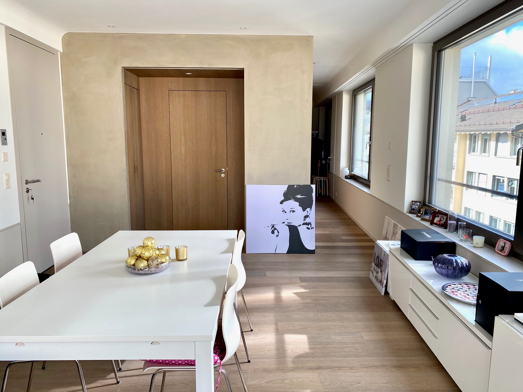 Stilvolles Wohnen - 2.5 Zimmer-Wohnung im Razzia Haus Stilvolles Wohnen - 2.5 Zimmer-Wohnung im Razzia Haus