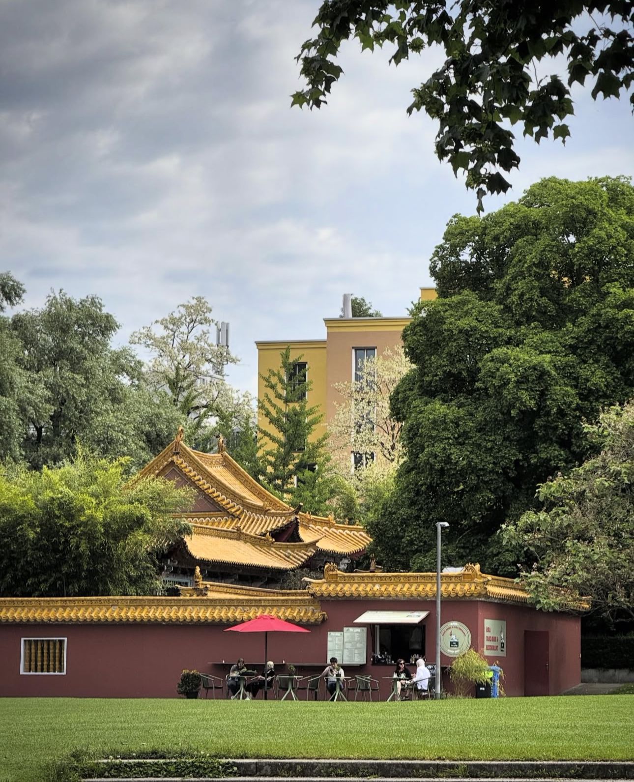 Chinagarten: Ein Ort der Ruhe und Entspannung inmitten der Hektik der Stadt Chinagarten: Ein Ort der Ruhe und Entspannung inmitten der Hektik der Stadt