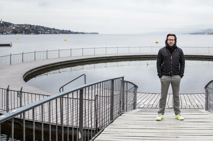 Midi Gottet an seinem Lieblingsplatz - Badi Tiefenbrunnen