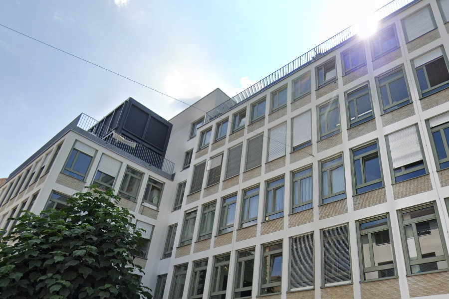 Moderne 3.5 Zimmer-Attikawohnung (121 m2) mit grosszügigen Terrassen Moderne 3.5 Zimmer-Attikawohnung (121 m2) mit grosszügigen Terrassen