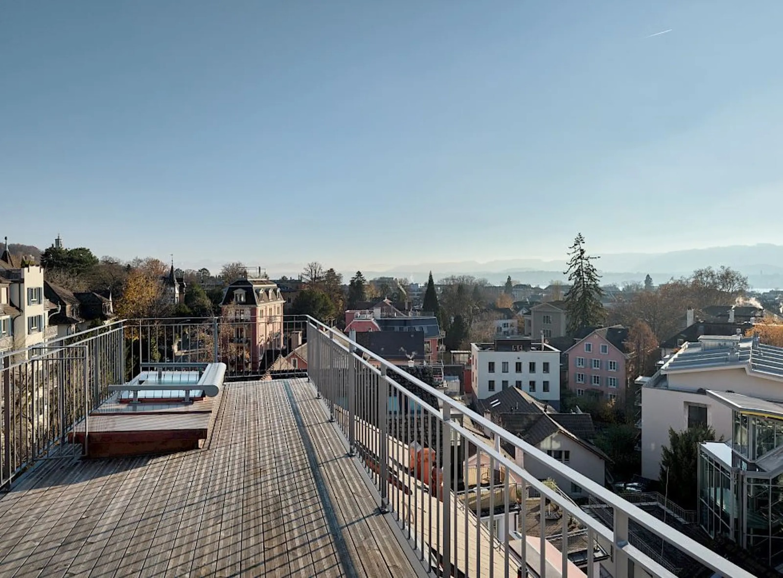 Moderne 3.5 Zimmer-Attika-Wohnung (103 m2) mit Terrasse zu vermieten Moderne 3.5 Zimmer-Attika-Wohnung (103 m2) mit Terrasse zu vermieten