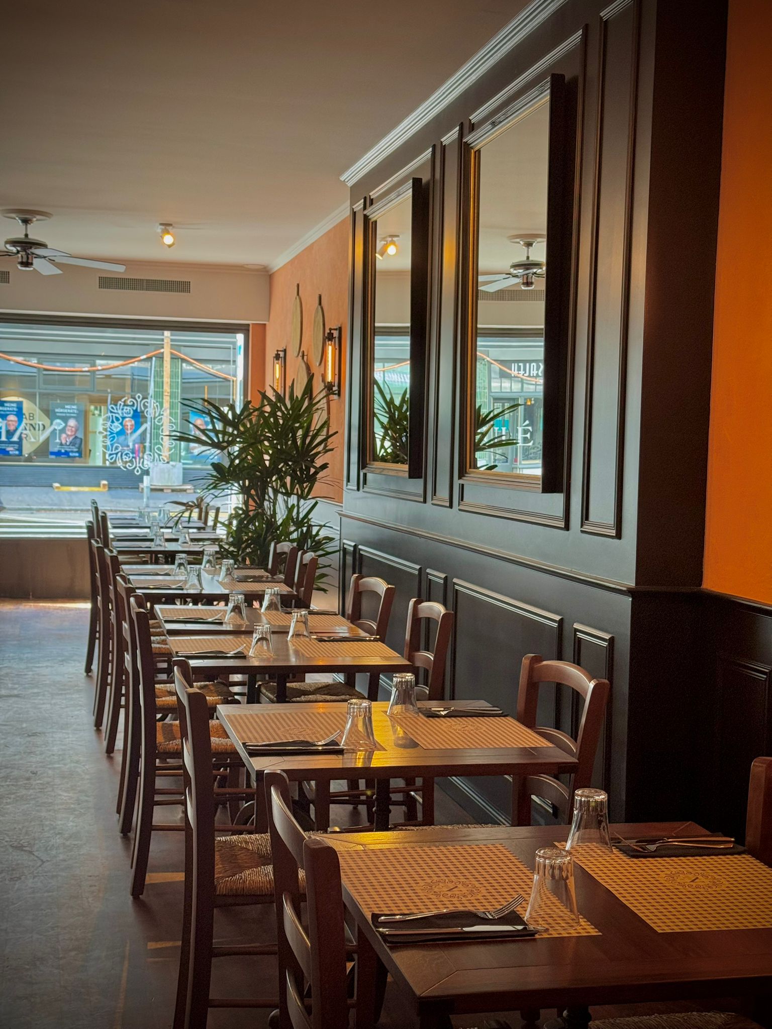 Pizzeria Napulè bringt echtes Napoli-Feeling an die Seefeldstrasse 25! Pizzeria Napulè bringt echtes Napoli-Feeling an die Seefeldstrasse 25!